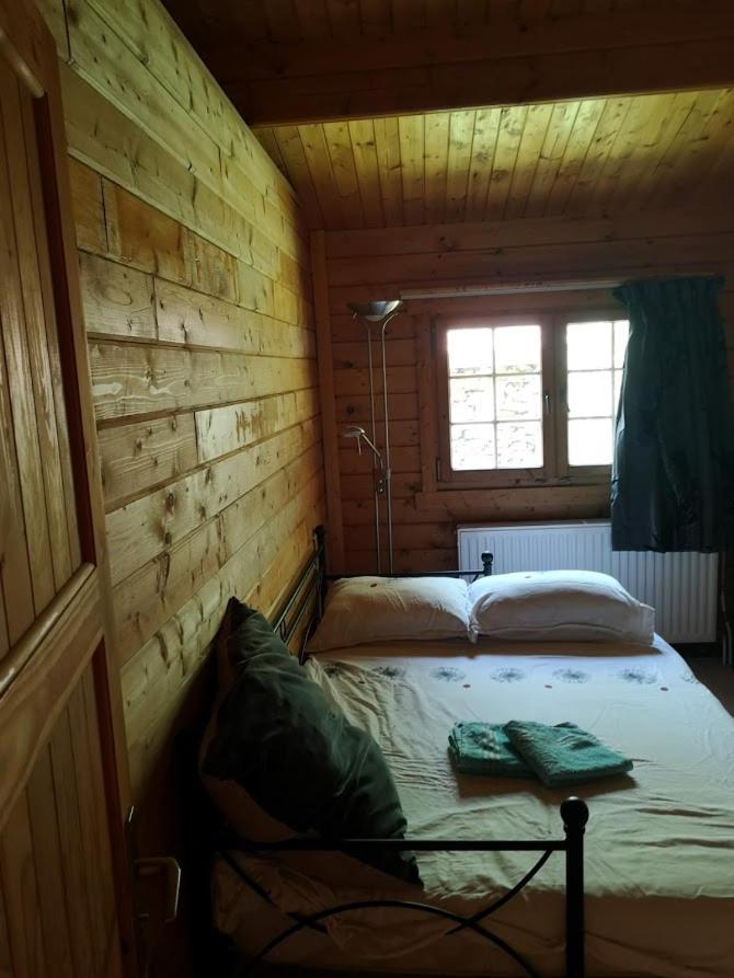 Ruime Romantische Blokhut Zwaanshoek Bagian luar foto